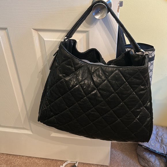 Chanel Le Marais Quilted XL Bag - Excellent Condition - Picture 2 of 11